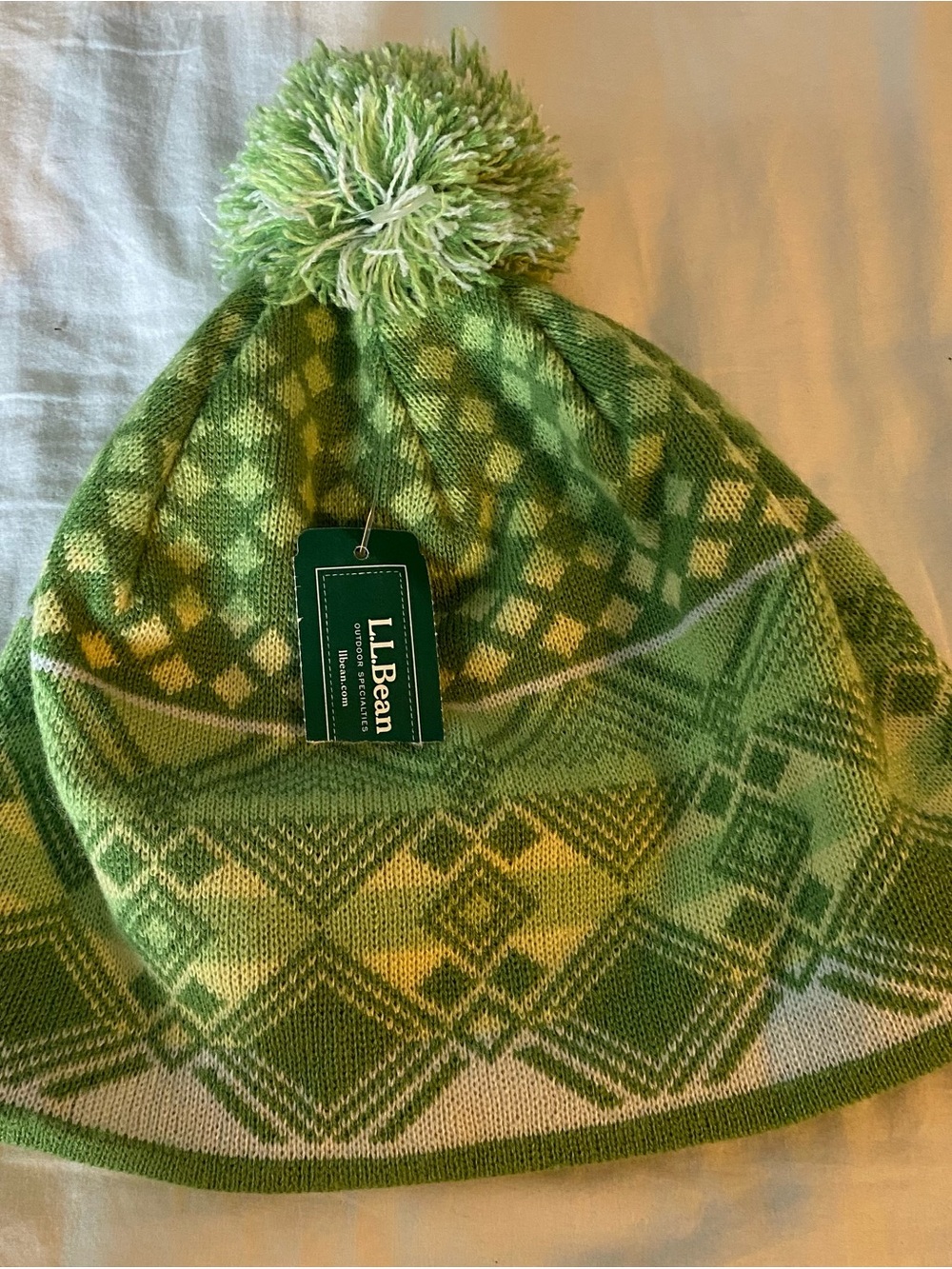L. L. Beam Winter Hat Girls L Pom Pom Fleece Lined Green White Outdoor Snow NWT